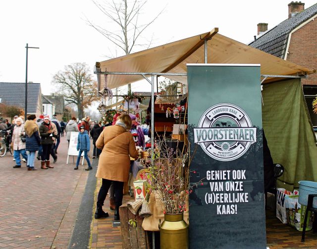 Grandioze 1e kerstmarkt Voorster Nieuws